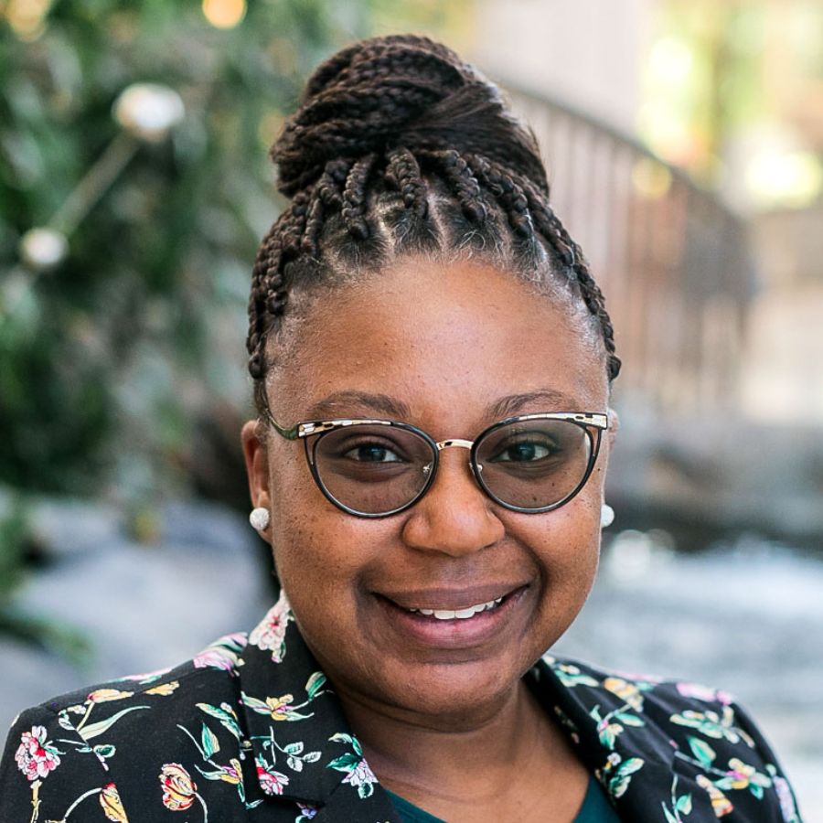 Nakisa Kinlaw Williams Headshot