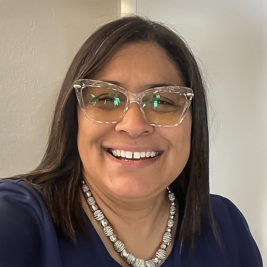 Raquel Echevarria Quinones Headshot