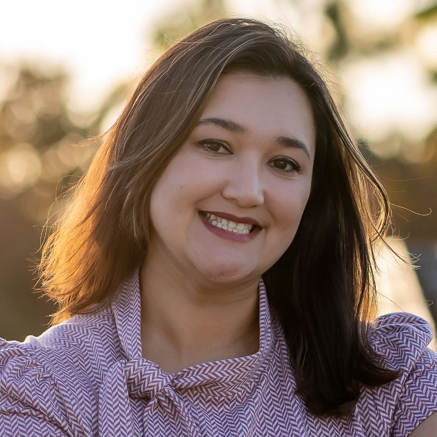 Zenie Zdorow Headshot